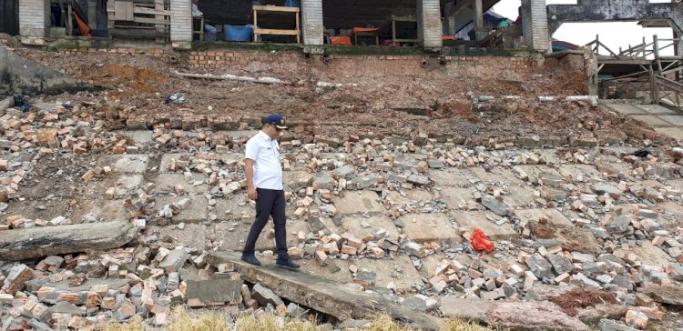 Tembok Pasar Sengeti Roboh, Diduga Akibat Rembesan Air