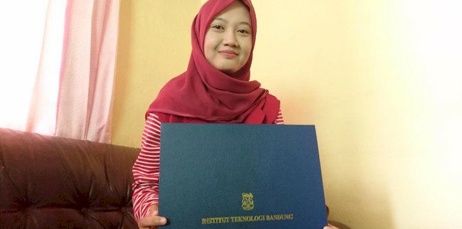 Anak Tukang Becak Ini Lulus S2 Cum Laude di ITB