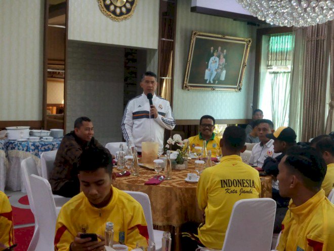 Walikota Jambi Lepas Atlet Dayung Kota Jambi ke China, Ini Pesan Fasha