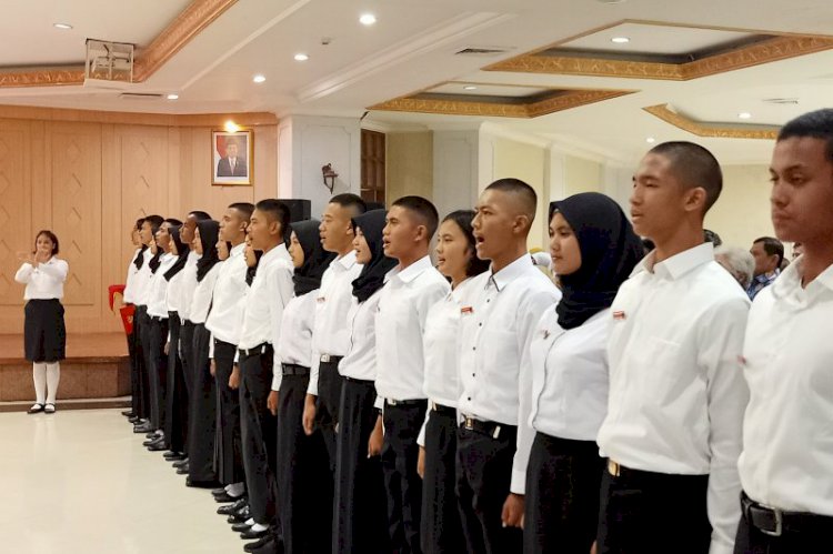 Celana Panjang Paskibraka Putri Diperkuat Perpres