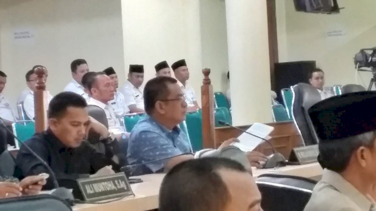 Anggota DPRD PKB Ini Interupsi Saat Cek Endra Pidato Rancangan Perubahan APBD