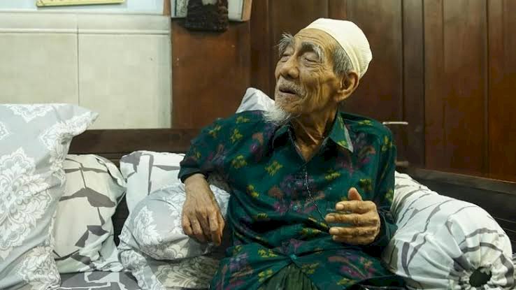 Amirul Hajj Minta Umat Islam Sholat Gaib Mbah Moen