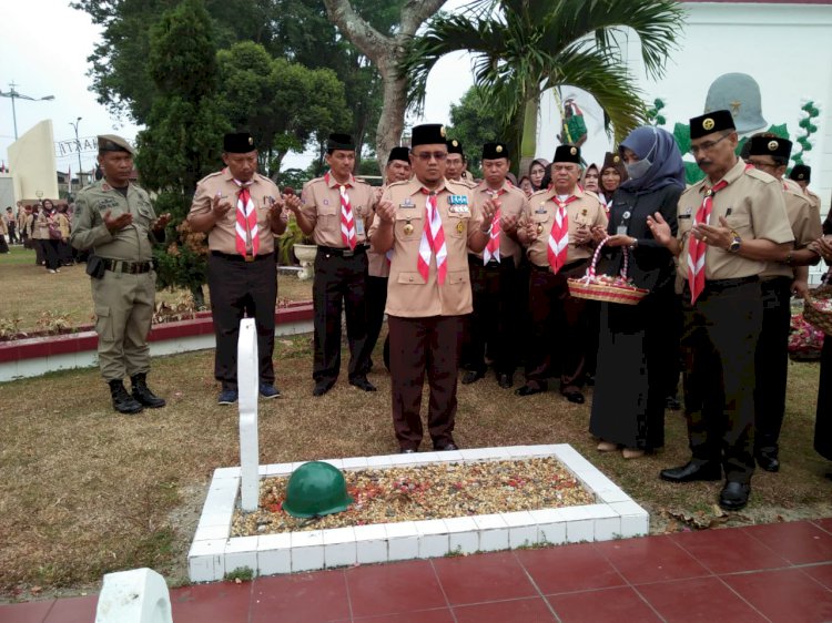 HUT ke-58 Pramuka, Wakil Walikota Jambi Pimpin Ziarah Makam Pahlawan