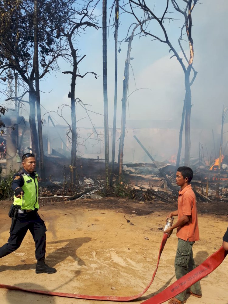 BREAKING NEWS!! Kebakaran Ludeskan 9 Rumah di Tebing Tinggi