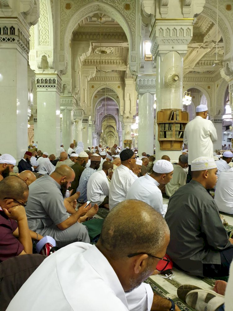 Jemaah Jambi Ingin Sholat Magrib di Masjidil Haram Datang Dua Jam Lebih Awal