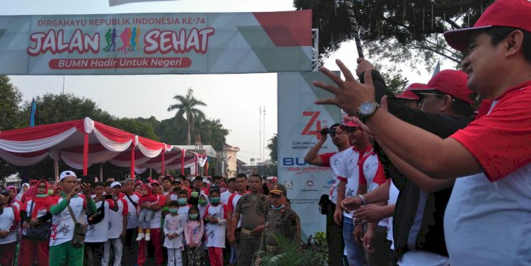 Gubernur Jambi Lepas Jalan Sehat BUMN Hadir untuk Negeri