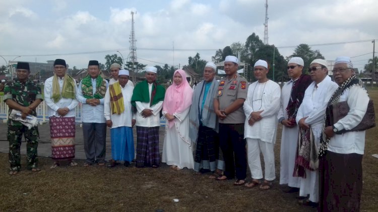 Hadiri Shalat Istisqa, Bupati Masnah: Kita Berharap Allah Menurunkan Rahmatnya