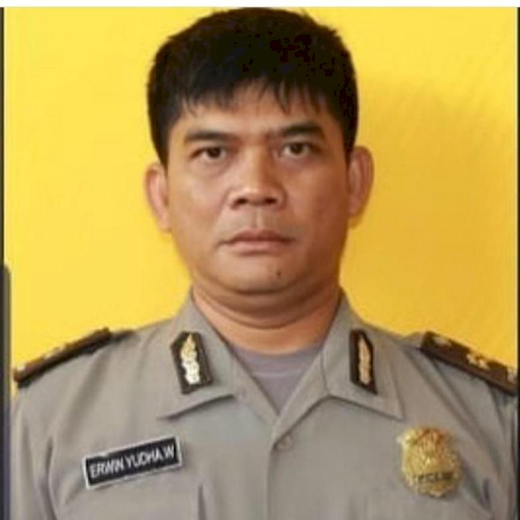 Korban Terbakar Api Siraman Mahasiswa, Ipda Erwin Dimakamkan di Cianjur