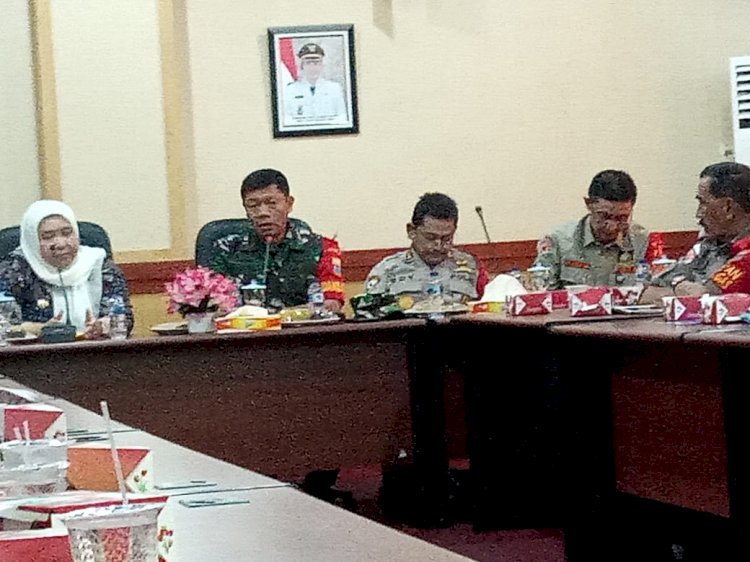 Rapat dengan Danrem, Bupati Masnah Tegaskan Karhutla Harus Ditangani Bersama
