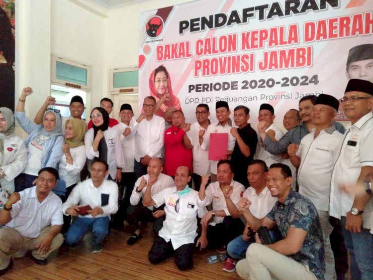 Akhirnya Mendaftar! Tim Fasha Ambil Formulir di PDIP Jambi