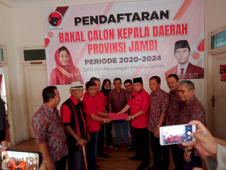 Perebutan Kursi PDIP Berat! Ramli Thaha Kembalikan Formulir Pendaftaran Bacagub