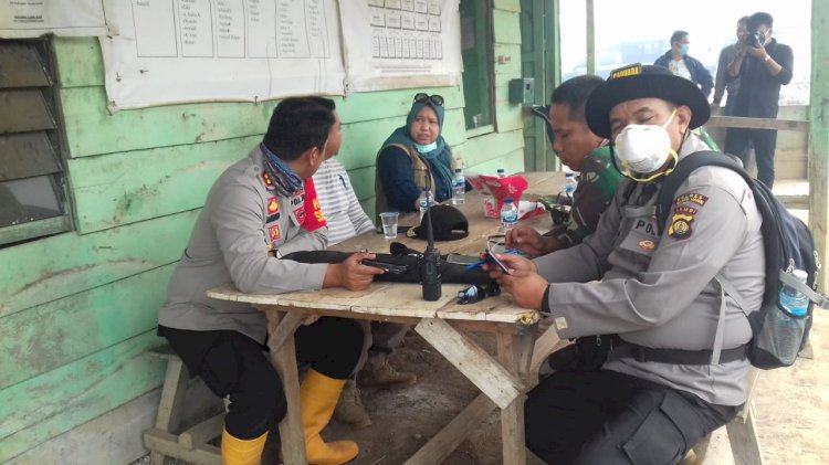 Bupati Masnah "Ngantor" di Lokasi Karhutla