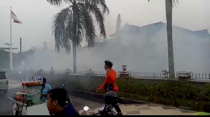 Rusuh Demo Mahasiswa Jambi, Polisi Tembakkan Gas Air Mata