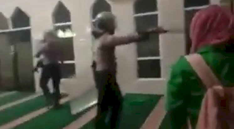 Viral Video Polisi Kejar Mahasiswa Dalam Masjid Bersepatu, Begini Kata Polda Sulsel