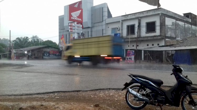 Warga Muarojambi Bersyukur Hujan Turun, ISPU Turun Drastis