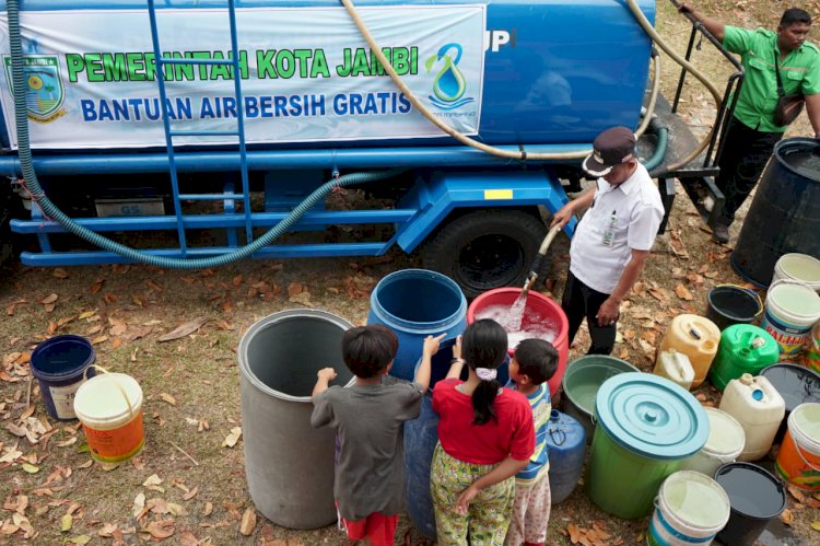 Jambi Kekeringan Air Bersih, Pemkot Salurkan Air Bersih