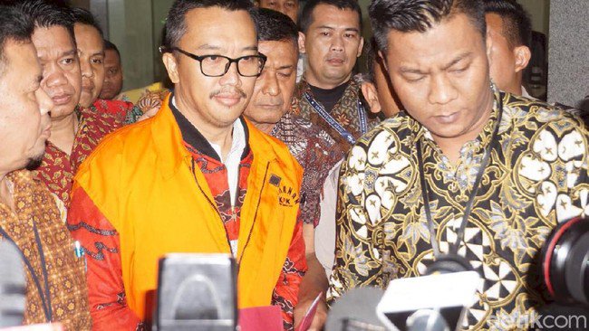 JUMAT KERAMAT! Bekas Menpora Imam Nahrawi Ditahan KPK