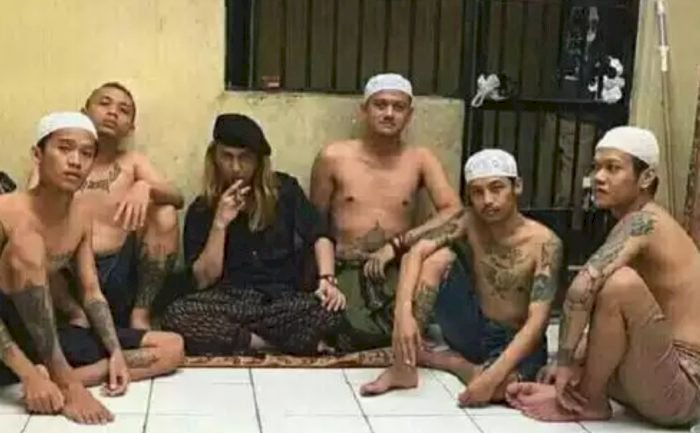 Viral! Penampakan Foto Habib Bahar di Lapas Bersama Muridnya Rock & Roll Banget