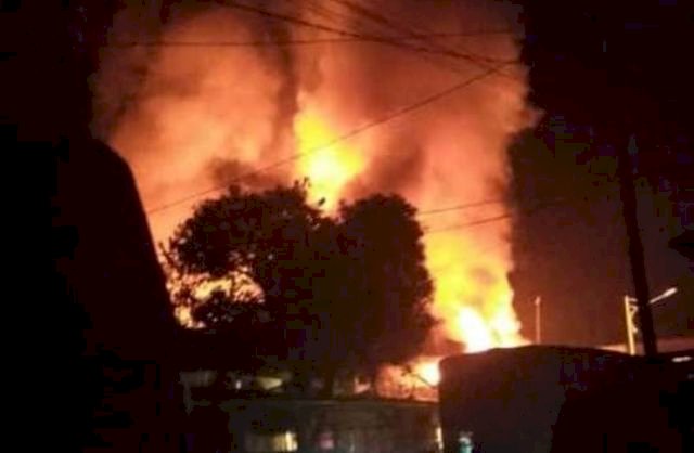 Lima Ruko Dikabarkan Hangus Terbakar