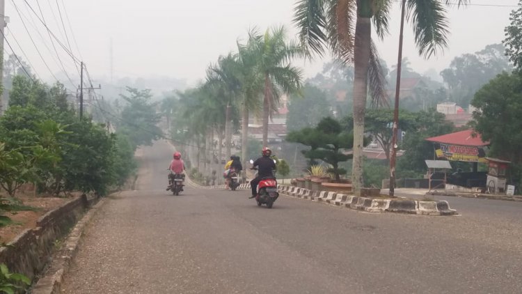 Asap Kembali Pekat, Warga Keluhkan Hidung Panas dan Mata Perih