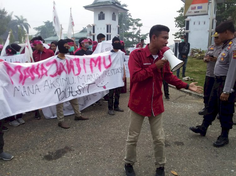 BREAKING NEWS!! Kantor Bupati Sarolangun Didemo Mahasiswa GMS