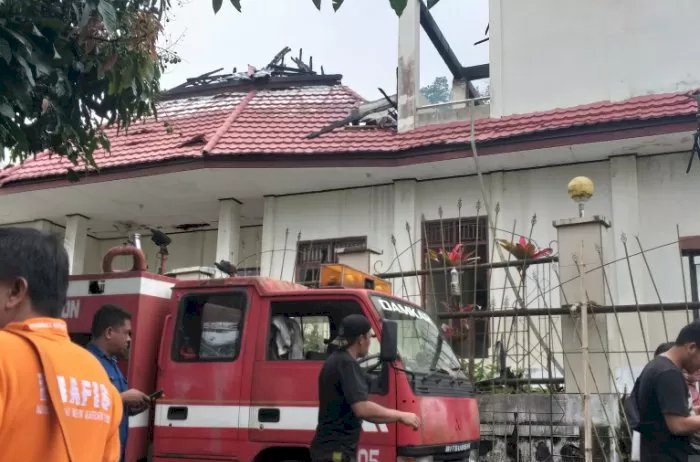 BREAKING NEWS!! Asrama Putra Mahasiswa Papua di Tomohon-Sulut Terbakar