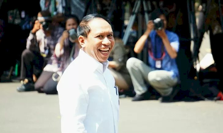 Zainudin Amali Terus Tersenyum Lebar saat Masuk ke Istana