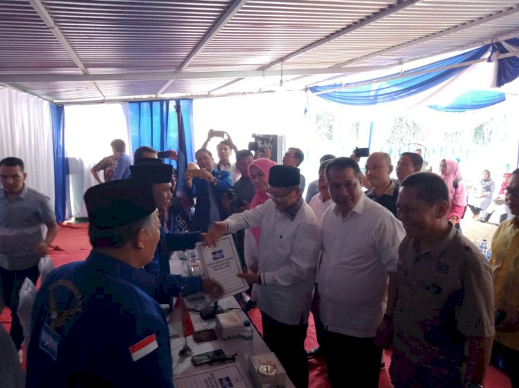 SEMPAT TERDIAM! Mars Partai Golkar Berkumandang Kala Cek Endra Kembalikan Berkas ke Demokrat