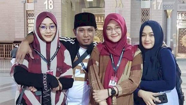 Asyiknya Lora Fadil Berbagi Tips Nafkah Batin Ketiga Istrinya