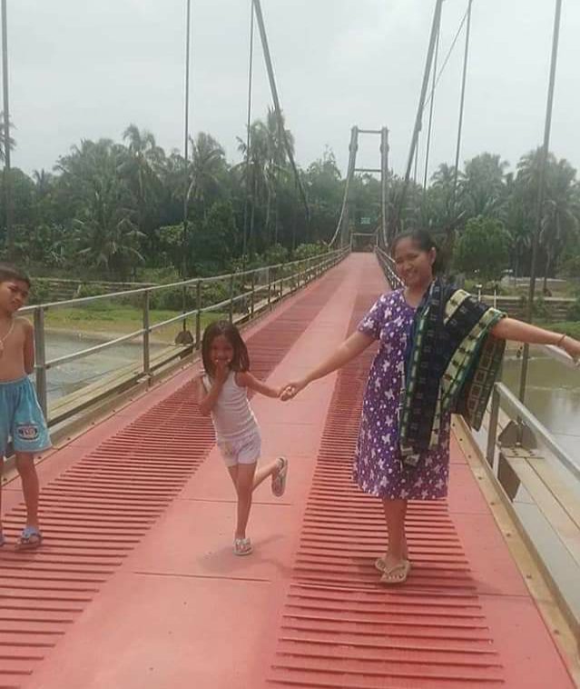 Jembatan "Merah" Gantung Lubuk Niur Viral, Dulu Rusak Berat Kini Jadi Tempat Swafoto