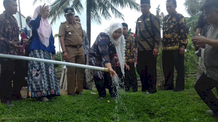 Bupati Masnah Tinjau Pembangunan Pamsimas di Desa Rantaumajo Sekernan