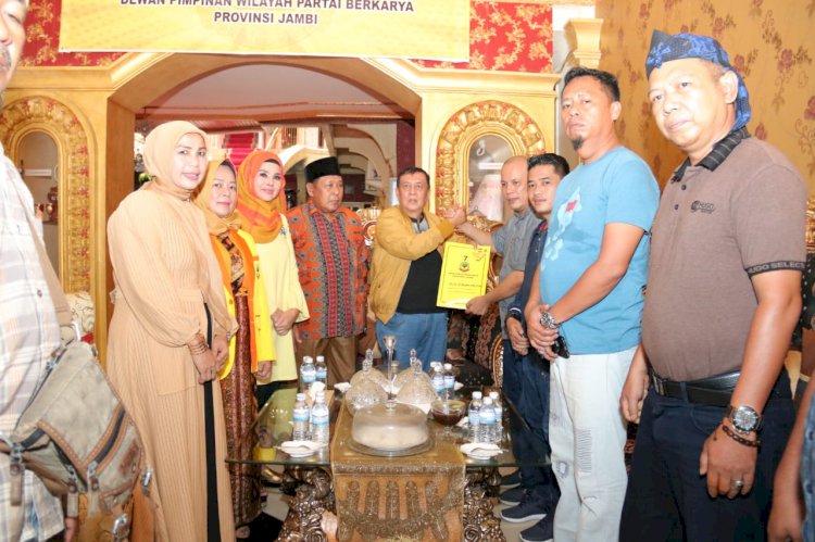 Terima Berkas Fachrori, Ambiar : Ini Bisa Menjadi Perubahan Bagi Berkarya