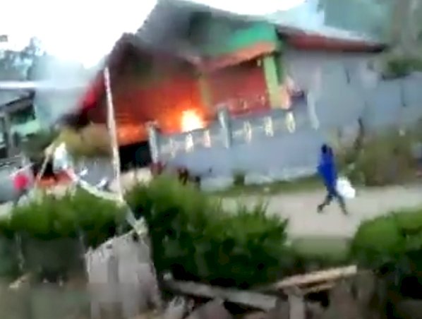 Video Viral, Warga Beringas Bakar Rumah di Sinjai, Apa Penyebabnya?