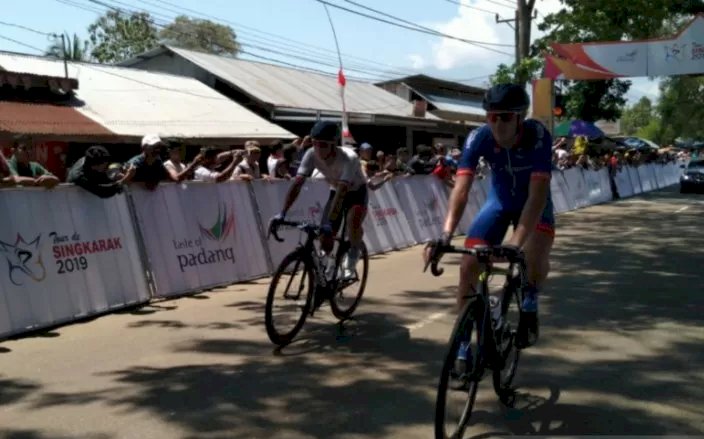 Pebalap Jesse Edwart Tercepat di etape I Tour de Singkarak 2019