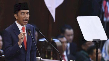 Jokowi: Ratusa Ribu Cangkul yang Dibutuhkan Masih Impor?
