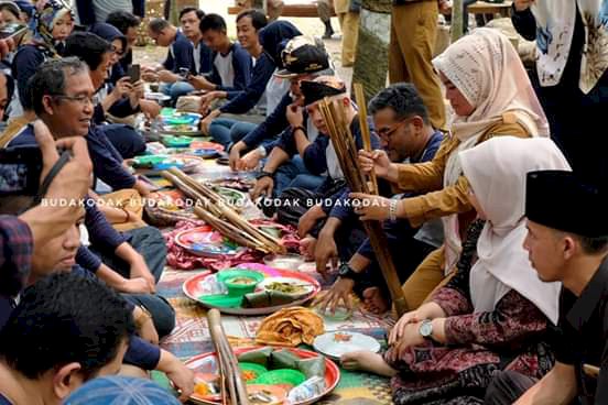 Bupati Masnah Hadiri Undangan Gathering REI Jambi di Kompleks Candi Muarojambi