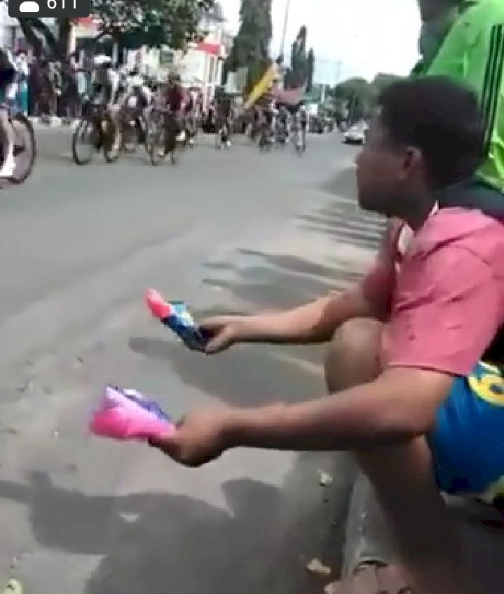 Viral Auto Ngakak, Penjaja Es di Bukittinggi Ini Tawarkan ke Pembalap Etape II Tour de Singkarak, Es Om Es Om Es Om