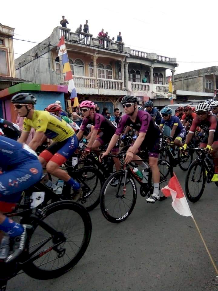 75 Pembalap Tour de Singkarak 2019 Jajal Alam Sakti Kerinci