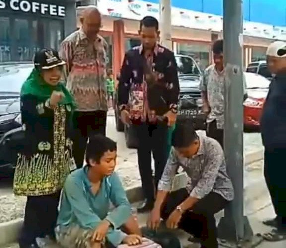 Heboh! Camat Pasar Jambi Mengamuk: Apa Kau Lakukan Nak, Siang Jadi Punk Malam Jadi Bencong