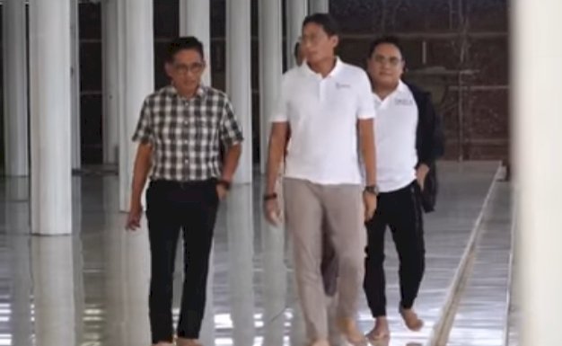 Mampir ke Masjid Seribu Tiang di Jambi Begini Pandangan Sandiago Uno