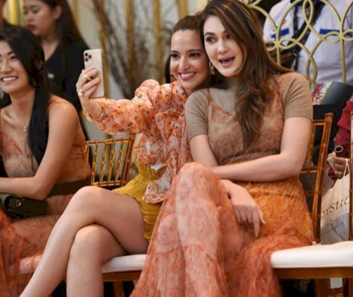 Nia Ramadhani Salah Tingkah Lihat Bajunya Mirip Mantan Kekasih Ardi Bakrie