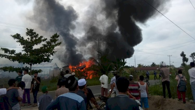 Breaking News!!! Hadiri Maulid Nabi, Rumah Warga di Tanjab Barat Terbakar