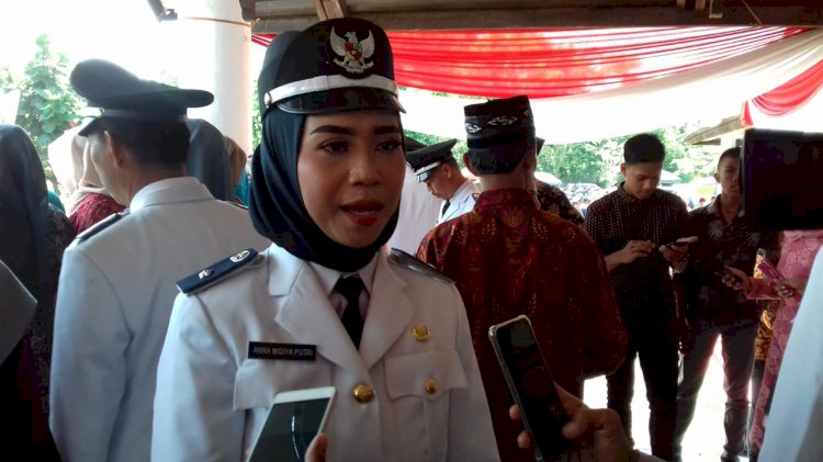 Cewek Cantik Ini Jadi Kades Termuda di Muarojambi