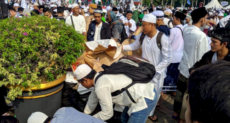 Reuni 212 Usai, Massa Mulai Bubarkan Diri dari Monas