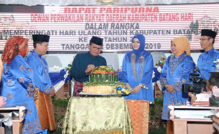 Hadiri Paripurna HUT Batanghari, Fachrori: Pemprov Bantu Pembangunan Infrastruktur di Batanghari