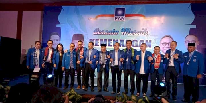 Rakernas PAN Ricuh, Amien Rais: Astaghfirullah Ayo kita Duduk, duduk