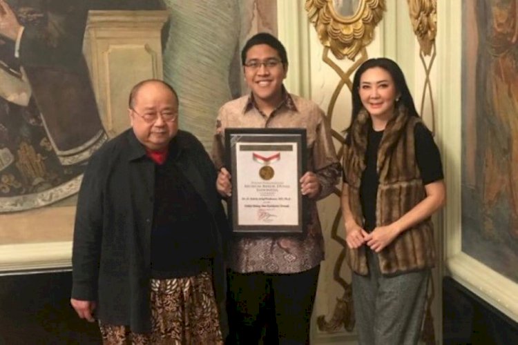 Satria Arief Prabowo Pecahkan Rekor MURI Doktor Termuda, Peneliti Vaksin TB