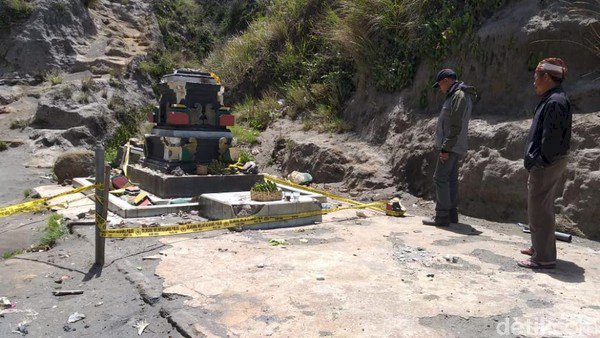 Rumah Ibadah Umat Hindu di Bromo Dirusak