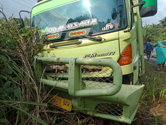 Tabrakan Maut di Bungo, Sopir Carry Tewas Terjepit & Dua Terluka