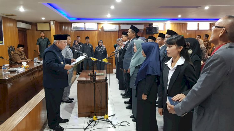 Lantik 18 Pejabat Fungsional, Ini Pesan Bupati Safrial